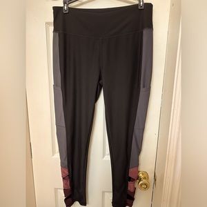 Maurice’s in motion leggings (Made in Vietnam)